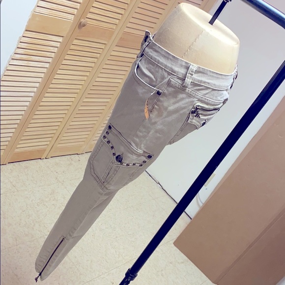 Antique Rivet Khaki Jeans - Picture 2 of 16